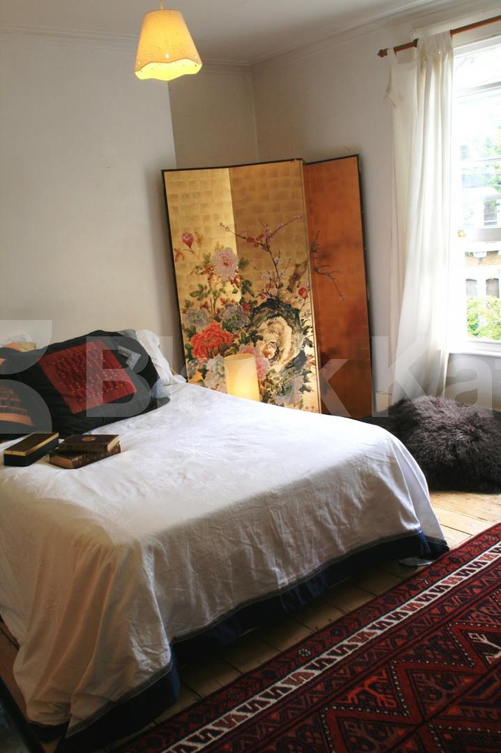 			LARGE 4 BED / 2 BATH!, 4 Bedroom, 1 bath, 1 reception Flat			 St Johns Villas, ARCHWAY